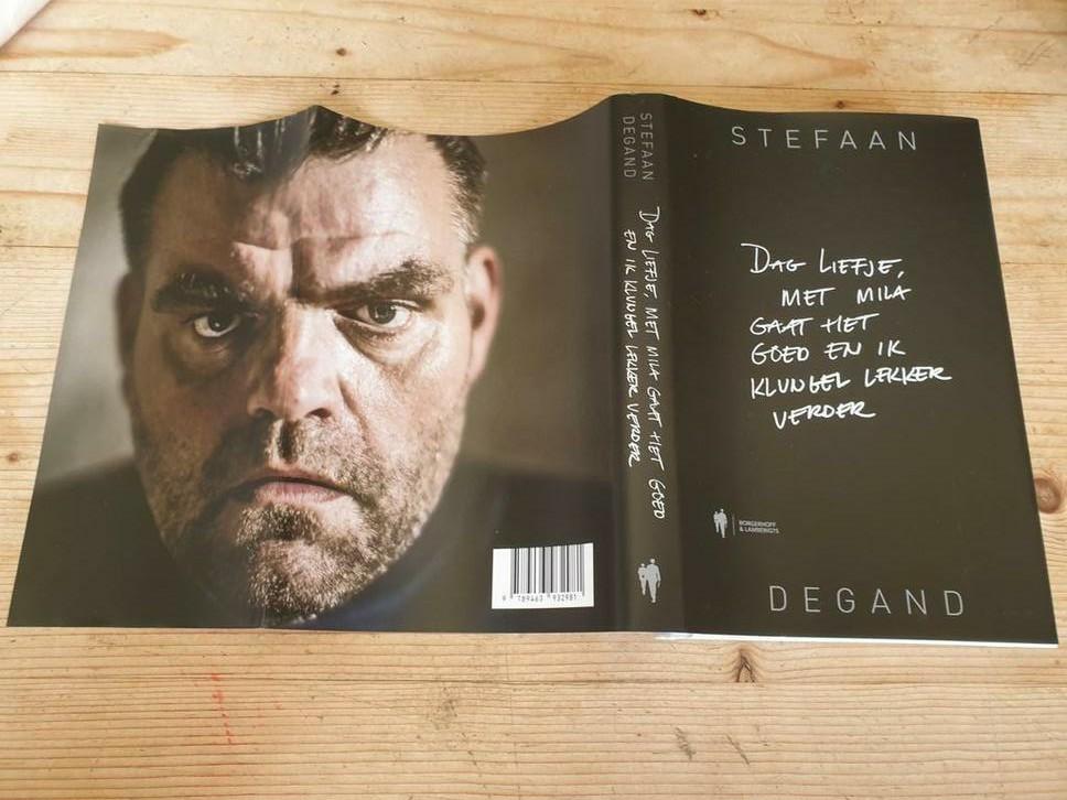 Dag liefje, met MIla gaat het goed en ik klungel lekker verd, Ophalen of Verzenden, Zo goed als nieuw, Stefaan Degand