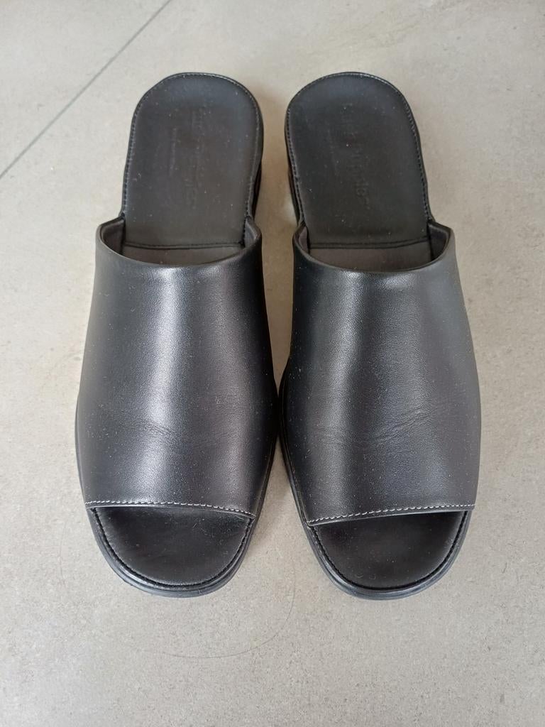 Nieuwe lederen zwarte pantoffels 40, Zwart, Nieuw, Ophalen of Verzenden, Pantoffels of Sloffen