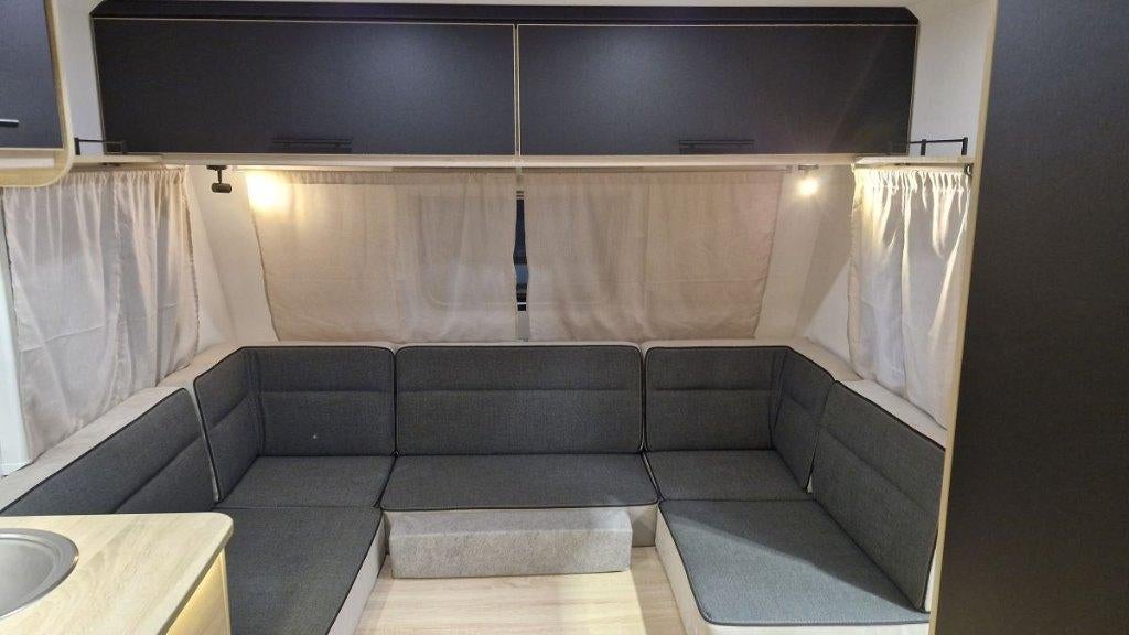 CARAVELAIR 455 SPORTLINE, Caravanes & Camping, Entreprise, Grand lit, Réchaud à gaz, Caravelair