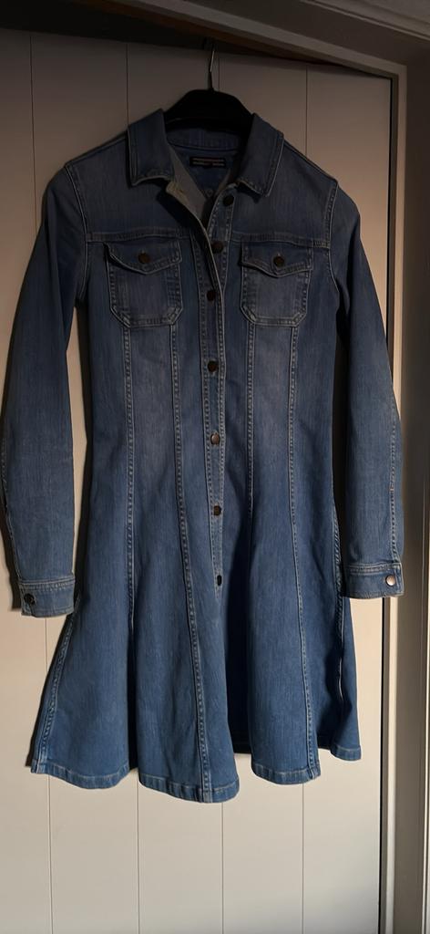 Jeanskleed maat xs-s TommyH., Enlèvement, Comme neuf, Taille 34 (XS) ou plus petite