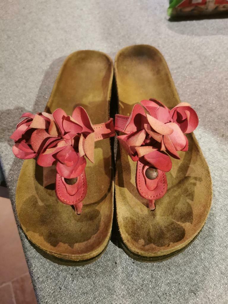 Heel mooie lederen slippers, Ophalen of Verzenden, Zo goed als nieuw, Slippers