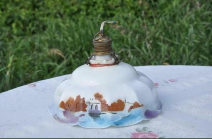 § abat jour opaline blanche avec decor paysage, Antiquités & Art, Enlèvement ou Envoi