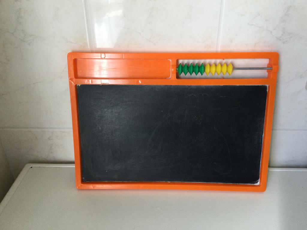Klein krijtbord met telraam, Ophalen of Verzenden, Gebruikt, Krijtbord
