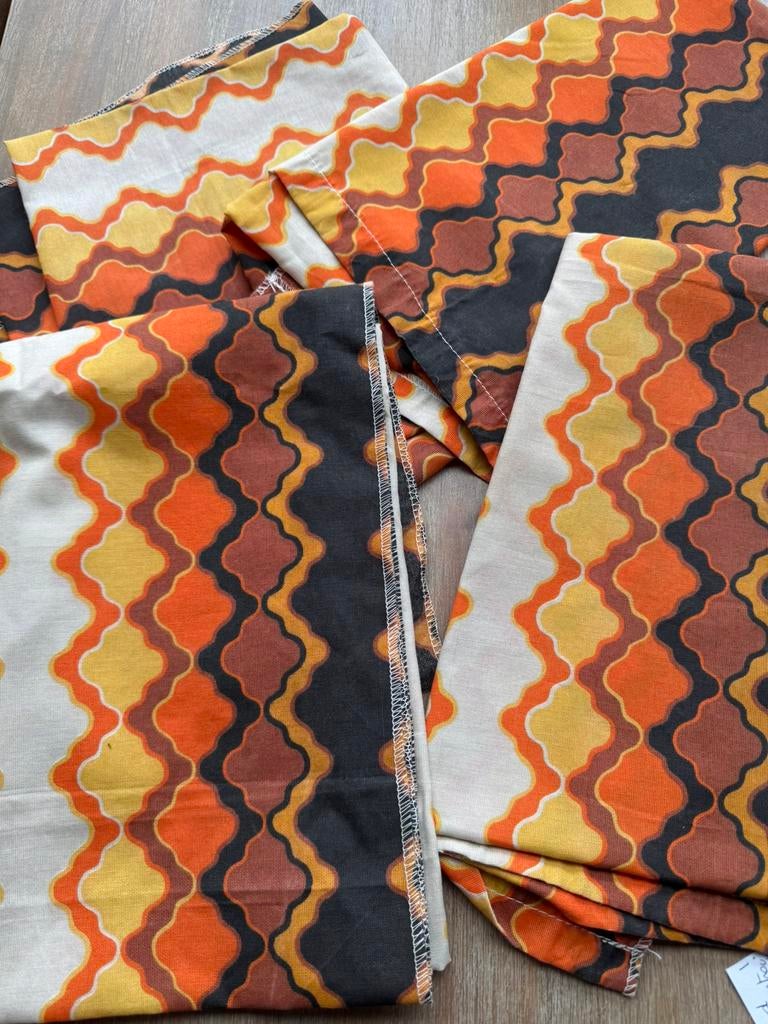 Gordijn, Ophalen, Zo goed als nieuw, Zwart