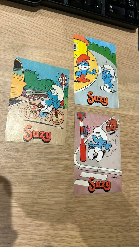 Peyo smurfen 3 stickers Suzy, Ophalen of Verzenden, Smurfen