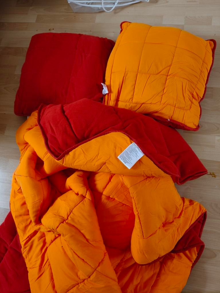 Couette + 2 coussins, Caravanes & Camping, Enlèvement, Comme neuf