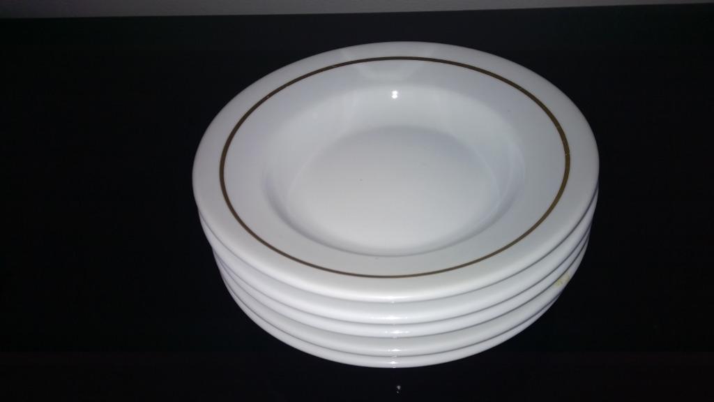 Nieuw :La porcelaine de Boudoir  : borden -hotel porcelain, Ophalen of Verzenden