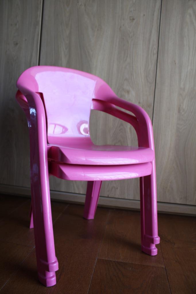 roze plastic kinderstoeltjes, Kinderen en Baby's, Kinderstoelen, Ophalen of Verzenden, Zo goed als nieuw, Overige typen