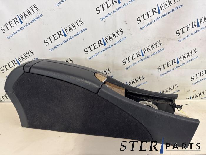 Middenconsoles van een Mercedes E-Klasse, Gebruikt, -, Ophalen of Verzenden, -