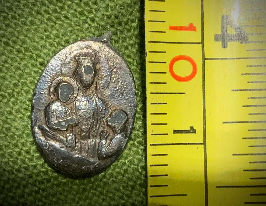 Très ancien scapulaire en argent, Enlèvement, Argent