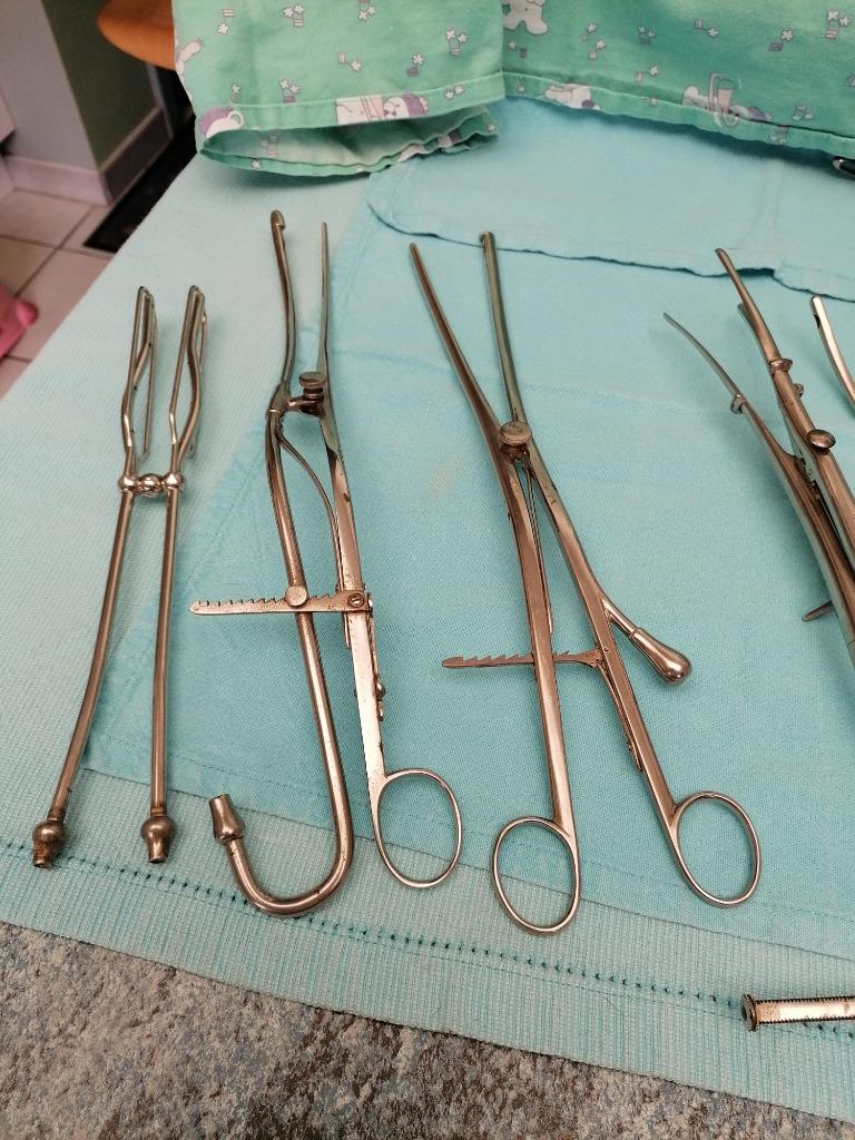 Groot lot antieke urologische chirurgische instrumenten 1920, Envoi