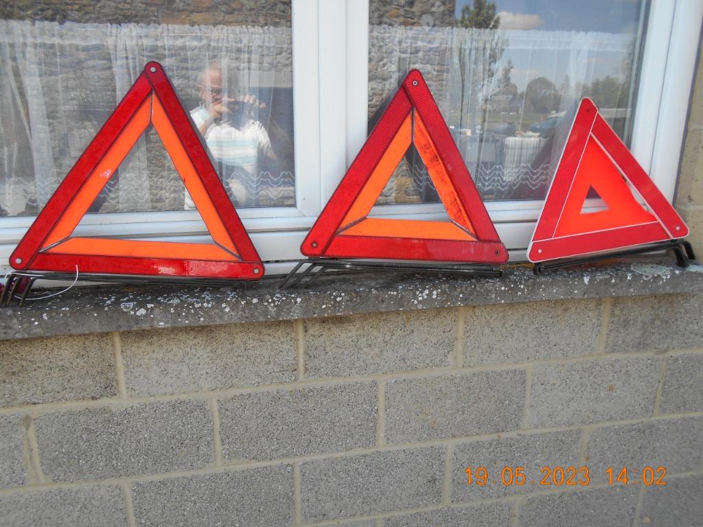 3 triangles pour autos et/ou liquide simoniseur, Auto diversen, Overige Auto diversen, Ophalen