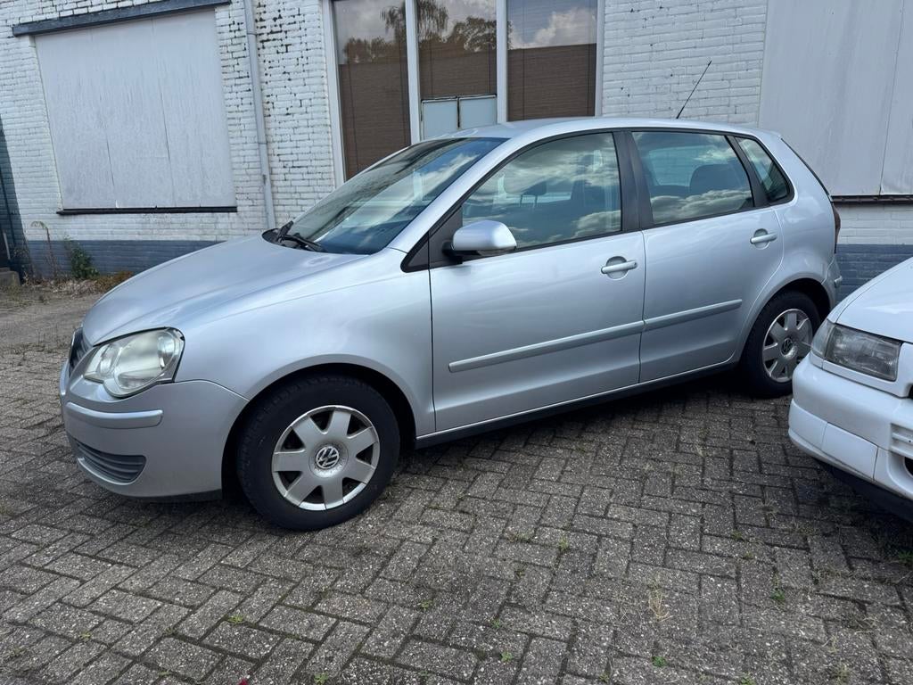 Volkswagen VW Polo 1.4 essence 2006, Autos, Argent ou Gris, Achat, Entreprise, Boîte manuelle