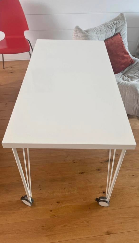Tables de bureau (4), Enlèvement, Avec roues, Utilisé