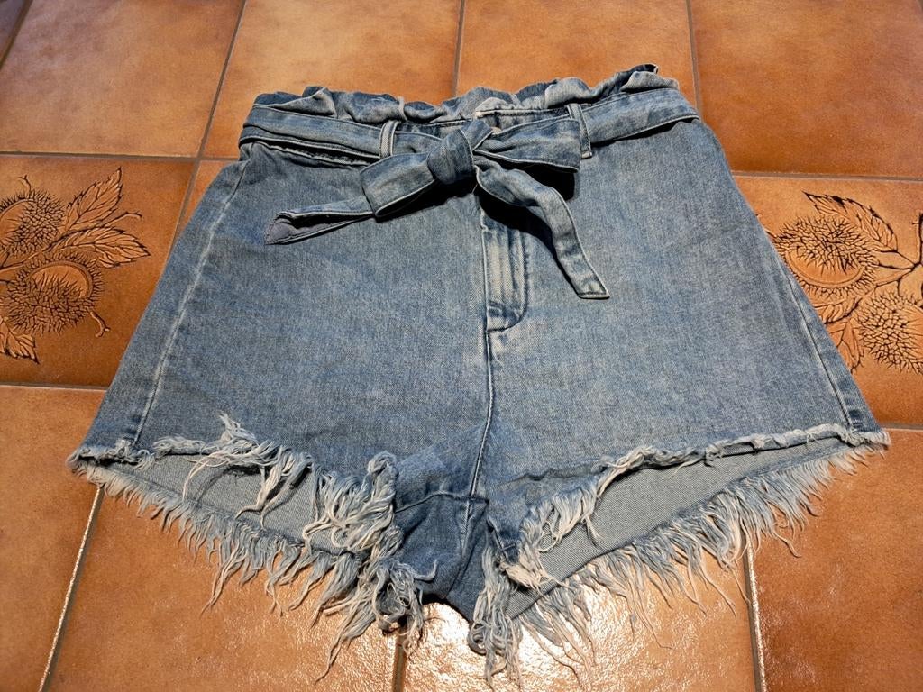 Fb Sister M minishort met blauwe spijkerbroek, Maat 38/40 (M), Kort, Blauw, Ophalen of Verzenden