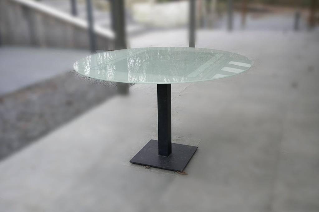 table ronde avec plateau en verre mat de 120 cm de diamètre, Maison & Meubles, Tables | Tables à manger, Utilisé, Verre, Enlèvement
