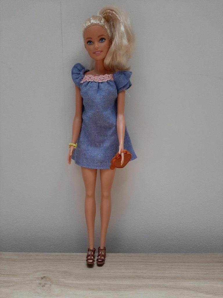 Barbie Fashionistas met handtas, Kinderen en Baby's, Speelgoed | Poppen, Ophalen, Zo goed als nieuw, Barbie