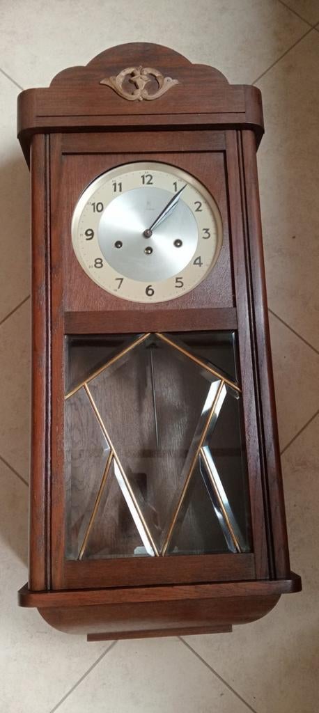 Ancienne horloge murale - bois et vitraux biseautés, Enlèvement ou Envoi