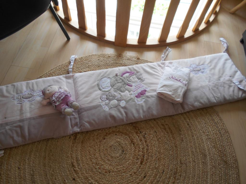 NOUKIES ...tour de lit +housse de matelas+doudou poupée, Enlèvement ou Envoi, Utilisé, Rose, Autres types