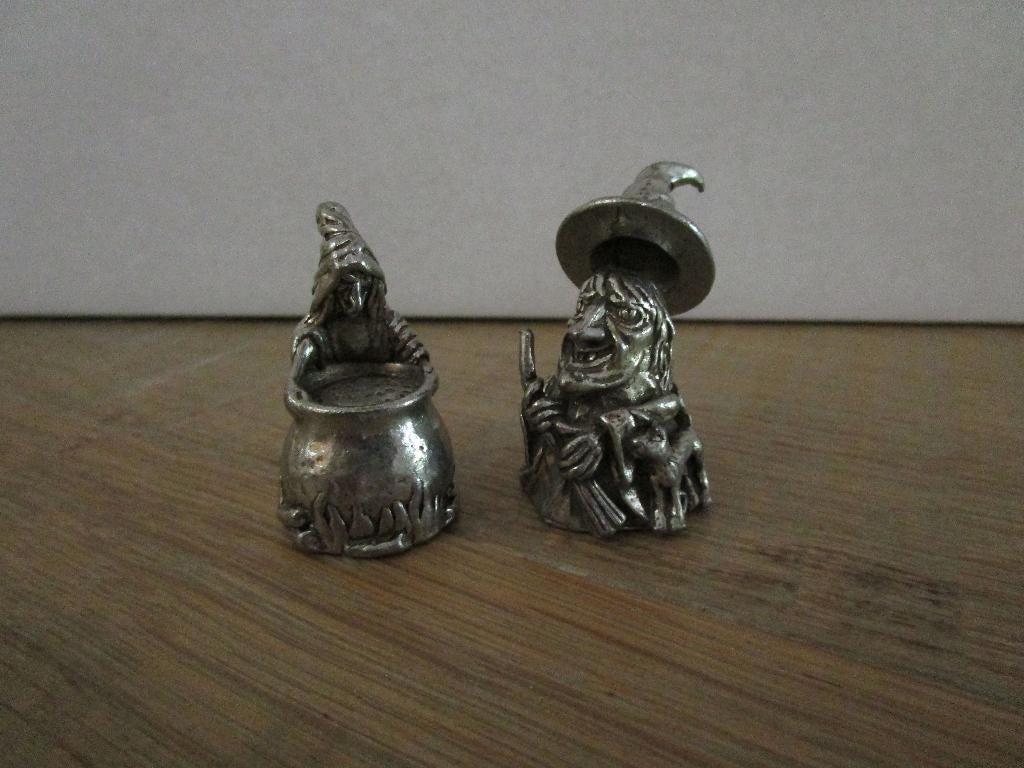 2 tin vingerhoedjes heksen, Ophalen of Verzenden, Nieuw, Tin, Reliëf