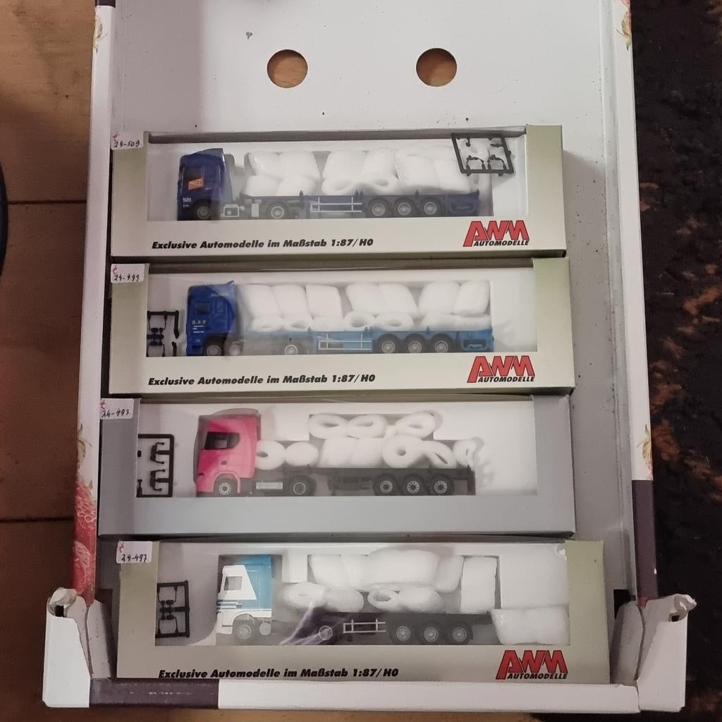 CONTAINER TRUCKS "LEEG" 1:87-H0, Ophalen of Verzenden, Zo goed als nieuw