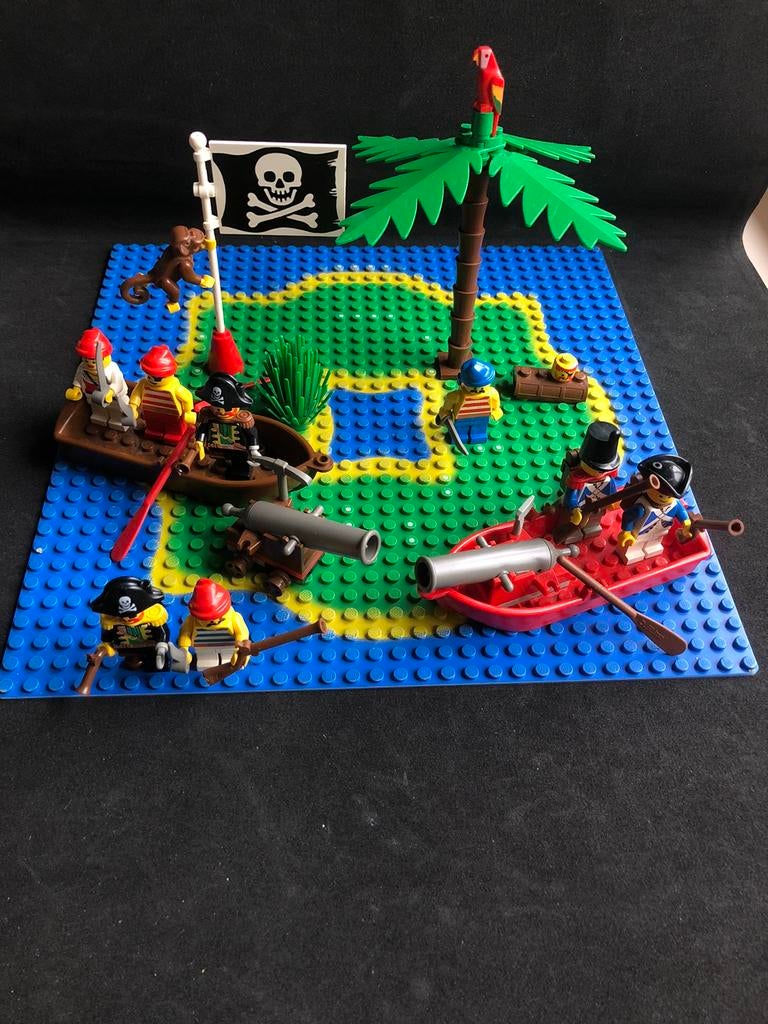 Vintage LEGO Pirates - 8 Figuren, grondplaat enz, Kinderen en Baby's, Speelgoed | Duplo en Lego, Ophalen of Verzenden, Gebruikt