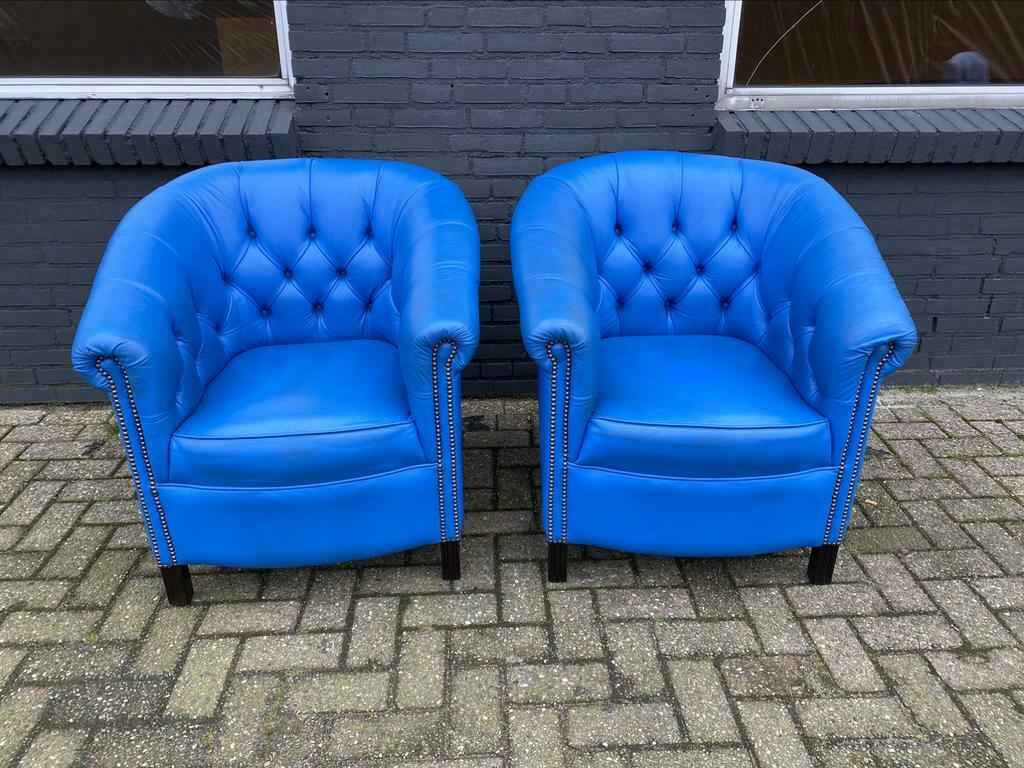 Twee Springvale Chesterfield zetels blauw GRATIS GELEVERD!, Antiek en Kunst, Antiek | Meubels | Stoelen en Sofa's, Ophalen of Verzenden