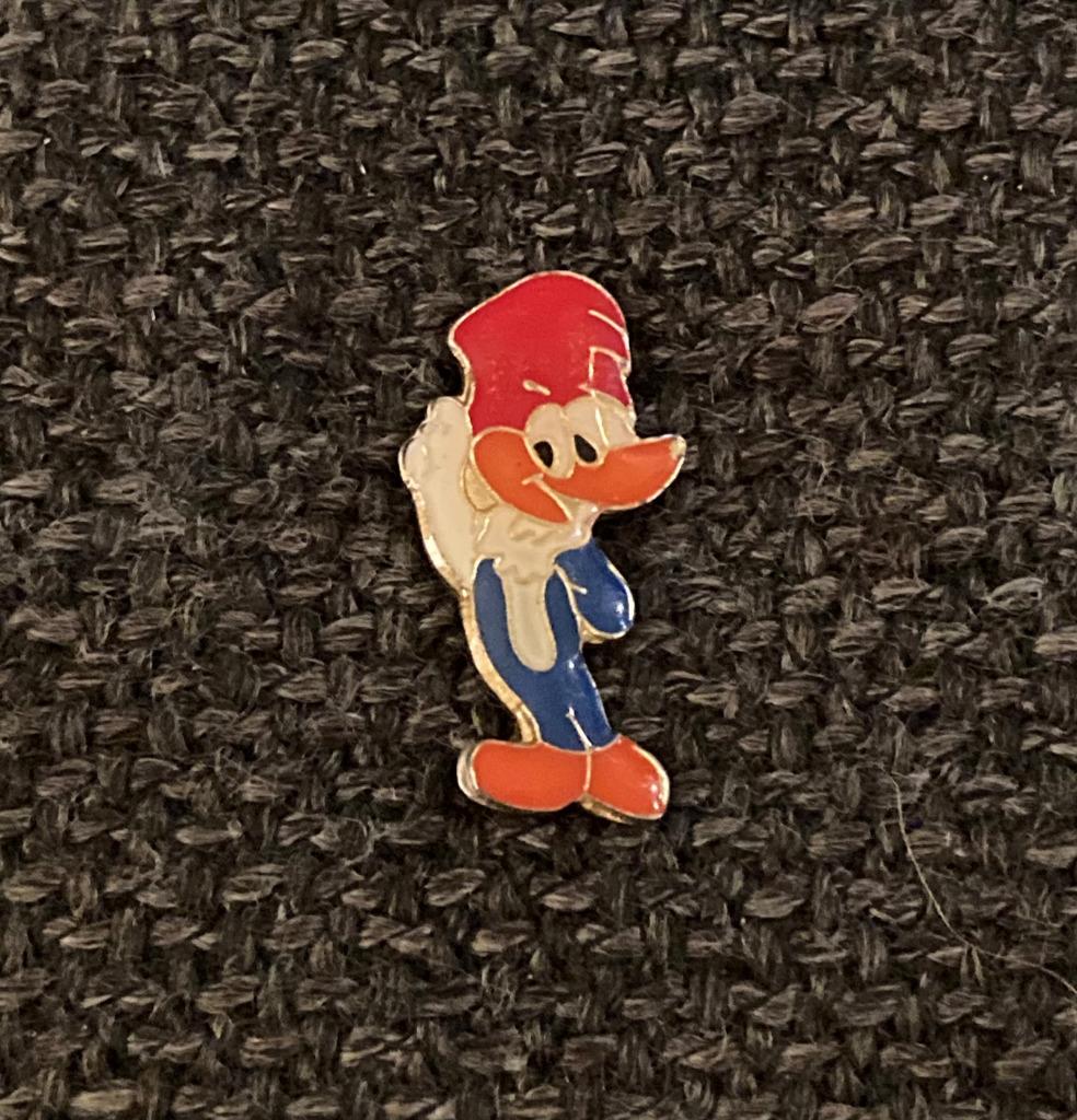 PIN - WOODY WOODPECKER, Verzamelen, Verzenden, Gebruikt, Figuurtje, Speldje of Pin