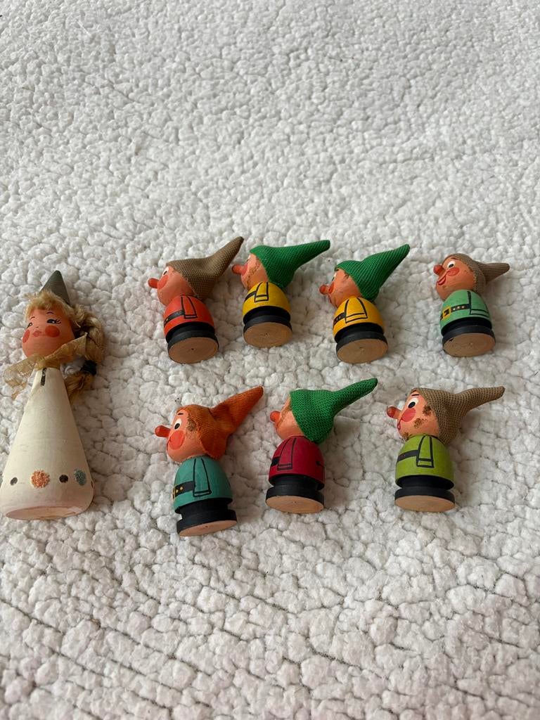 Blanche Neige et les 7 nains en bois - jouet rétro, Enlèvement, Utilisé, Poupée