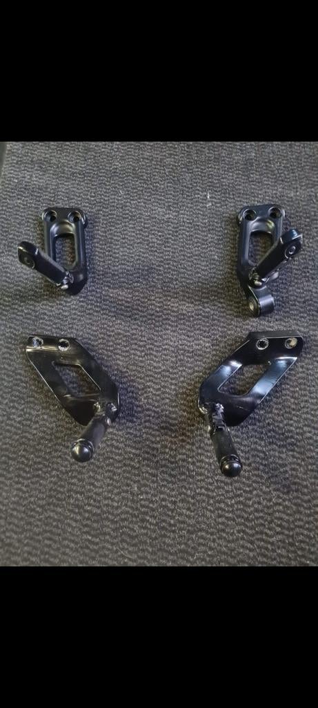 Relocation kit rear footpegs nightrod special, Motoren, Onderdelen | Harley-Davidson, Ophalen of Verzenden