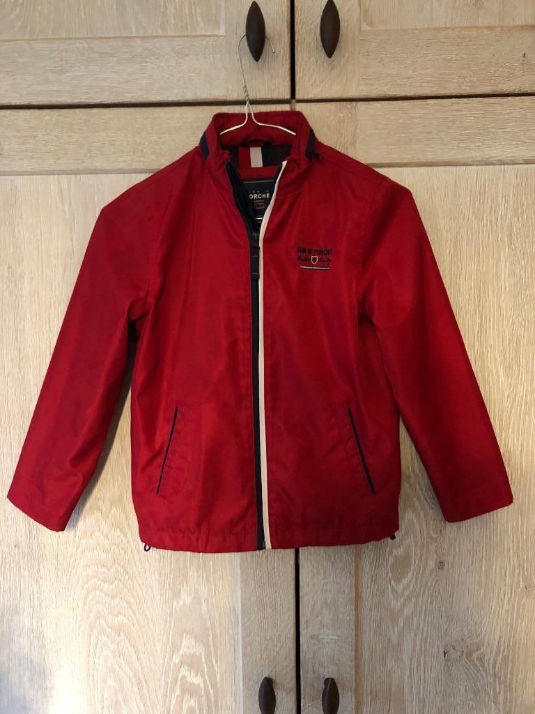 Porsche jas 7-8j rood, Porsche, Ophalen of Verzenden, Zo goed als nieuw, Jongen