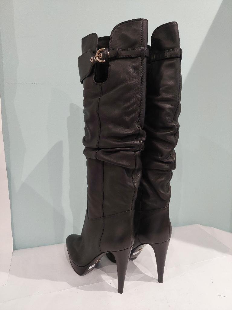 695C* SERGIO ROSSI sexy zwarte volledig leren laarzen (38,5), Kleding | Dames, Schoenen, Zo goed als nieuw, Hoge laarzen, Zwart