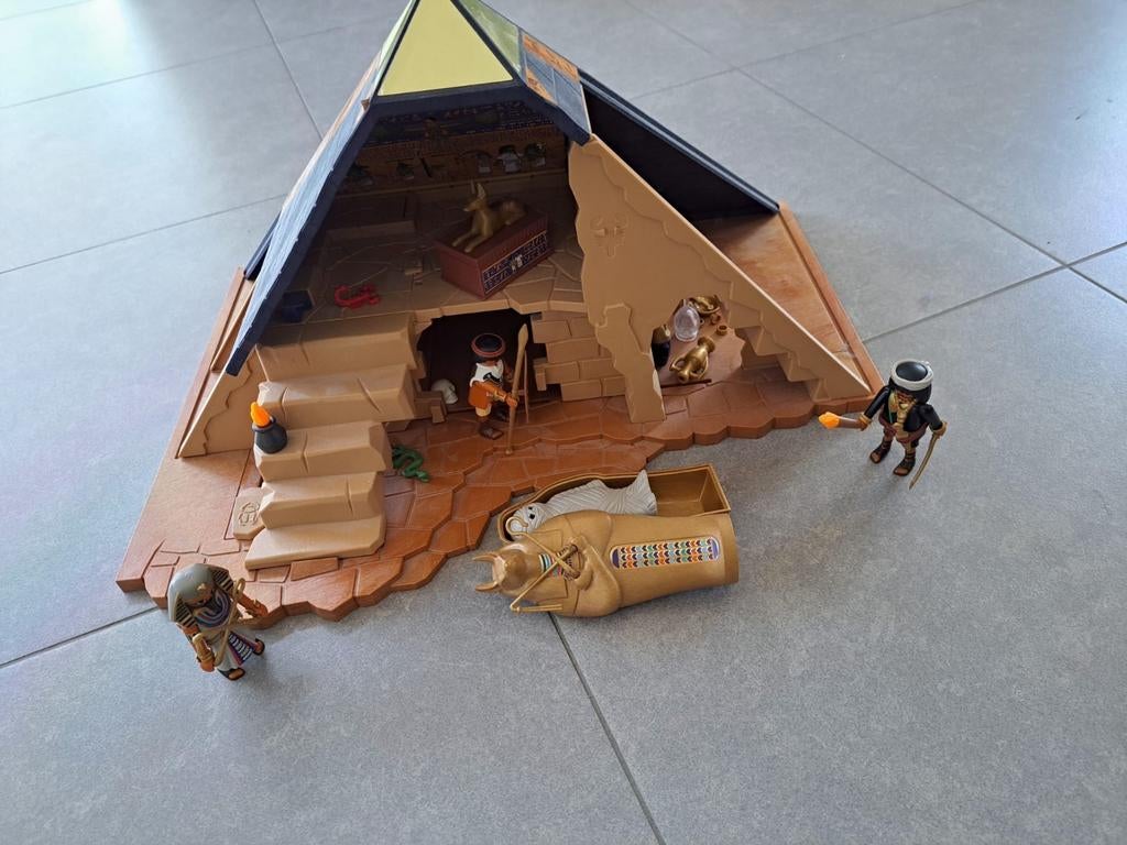 Pyramide Playmobil, Enlèvement, Utilisé