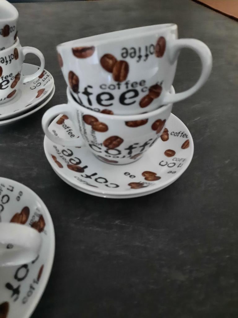 6 koffietas met ondertas, Enlèvement, Utilisé, Porcelaine