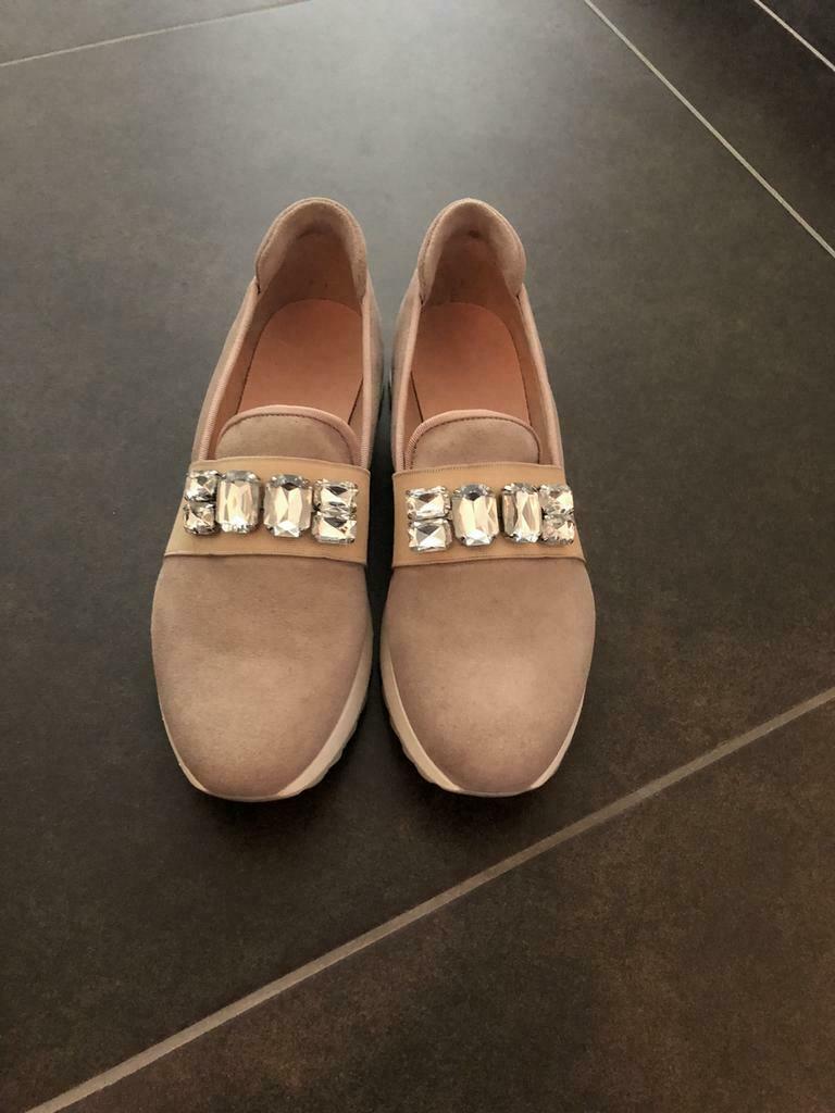 Beige instappers, Kleding | Dames, Humat, Beige, Nieuw, Ophalen of Verzenden