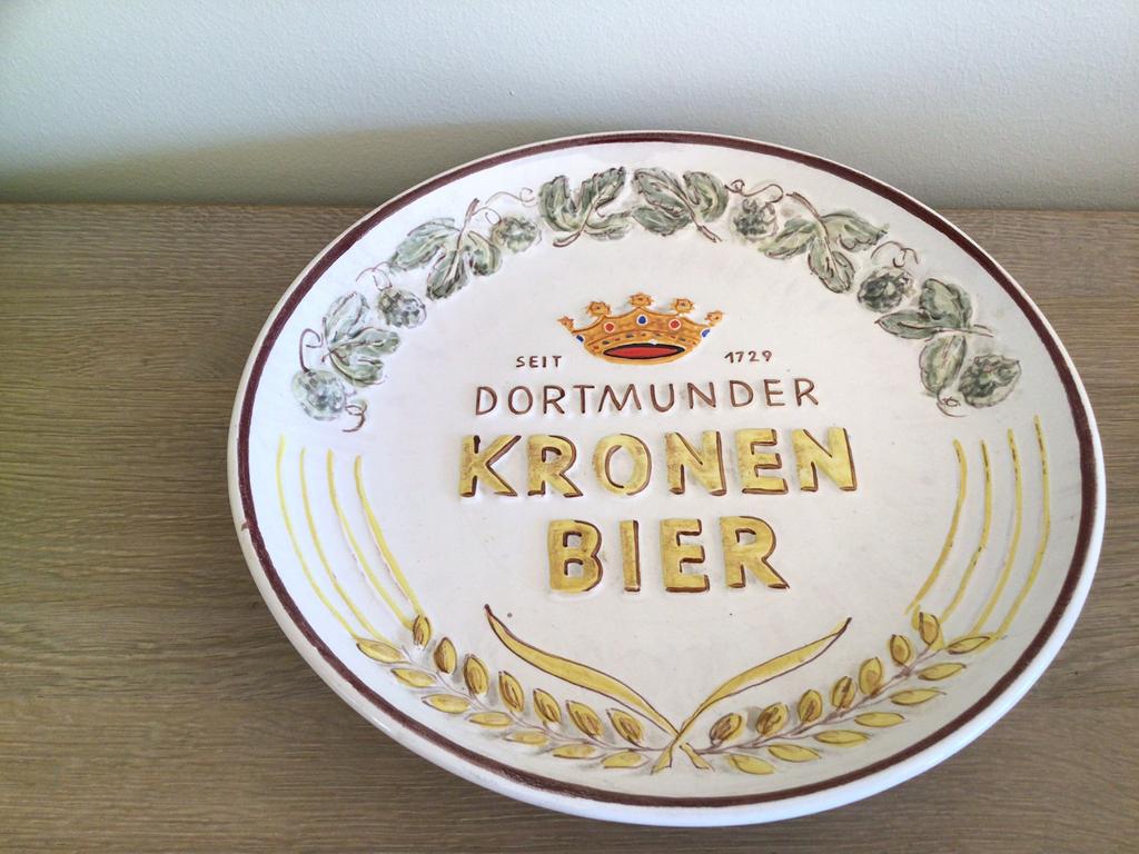 Ophangbord Dortmunder Kronenbier, Verzamelen, Biermerken, Ophalen of Verzenden, Gebruikt, Reclamebord, Plaat of Schild, Overige merken