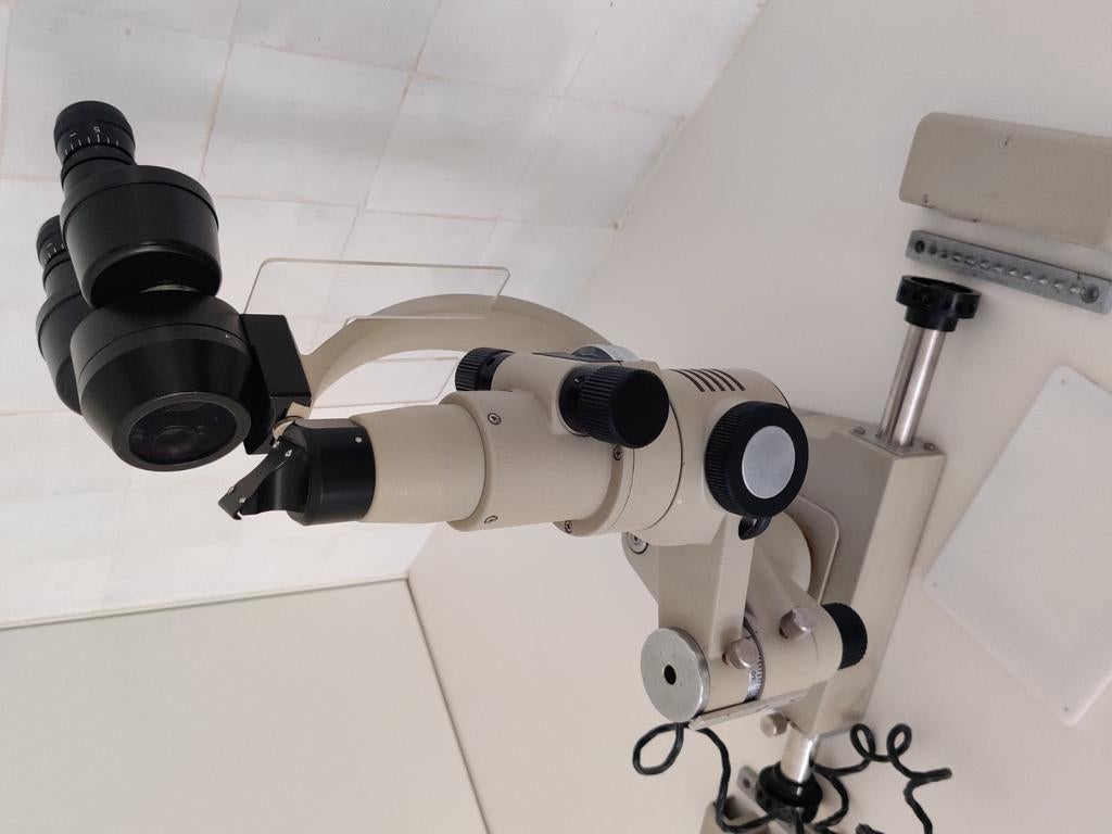 Essilor SL300 Slitlamp., Ophalen of Verzenden