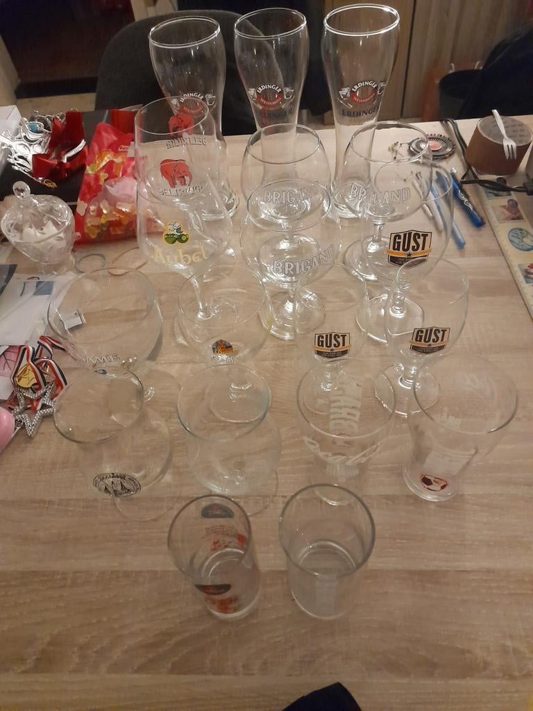 Hier wat bierglazen van mijn mama haar collectie, Enlèvement, Utilisé, Verre ou Verres