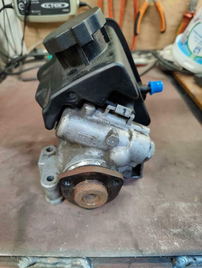 Mercedes  Benz Servopomp stuurbekachtiging, Ophalen, Gebruikt, Mercedes-Benz