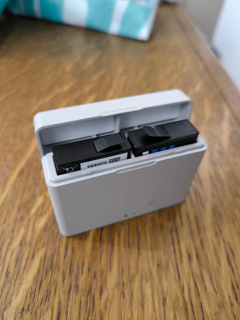 2 batterijen+draagbare DJI Osmo Action 3/Action 4 cam-oplade, Ophalen of Verzenden