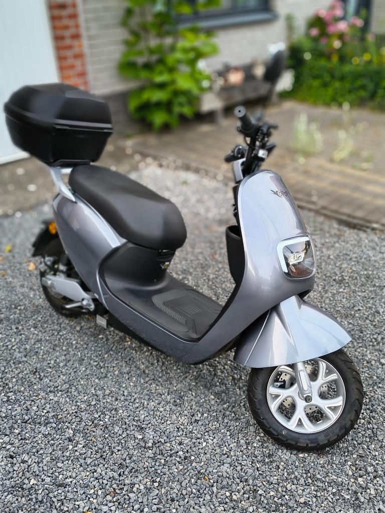 elektrische scooter Ydra 25 km of 45 km + garantie geldig, Fietsen en Brommers, Scooters | Overige merken, Zo goed als nieuw, Klasse A (25 km/u)