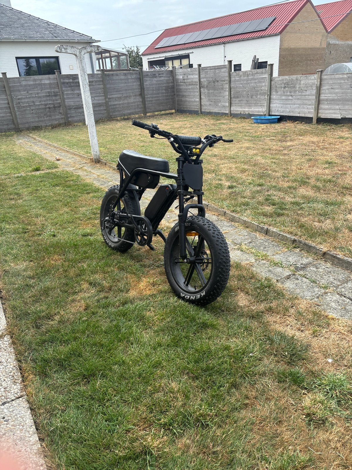 Custom Ouxi v8 max (met begrenzer), Vélos & Vélomoteurs, Vélos électriques, Utilisé, 59 cm ou plus, 50 km par batterie ou plus
