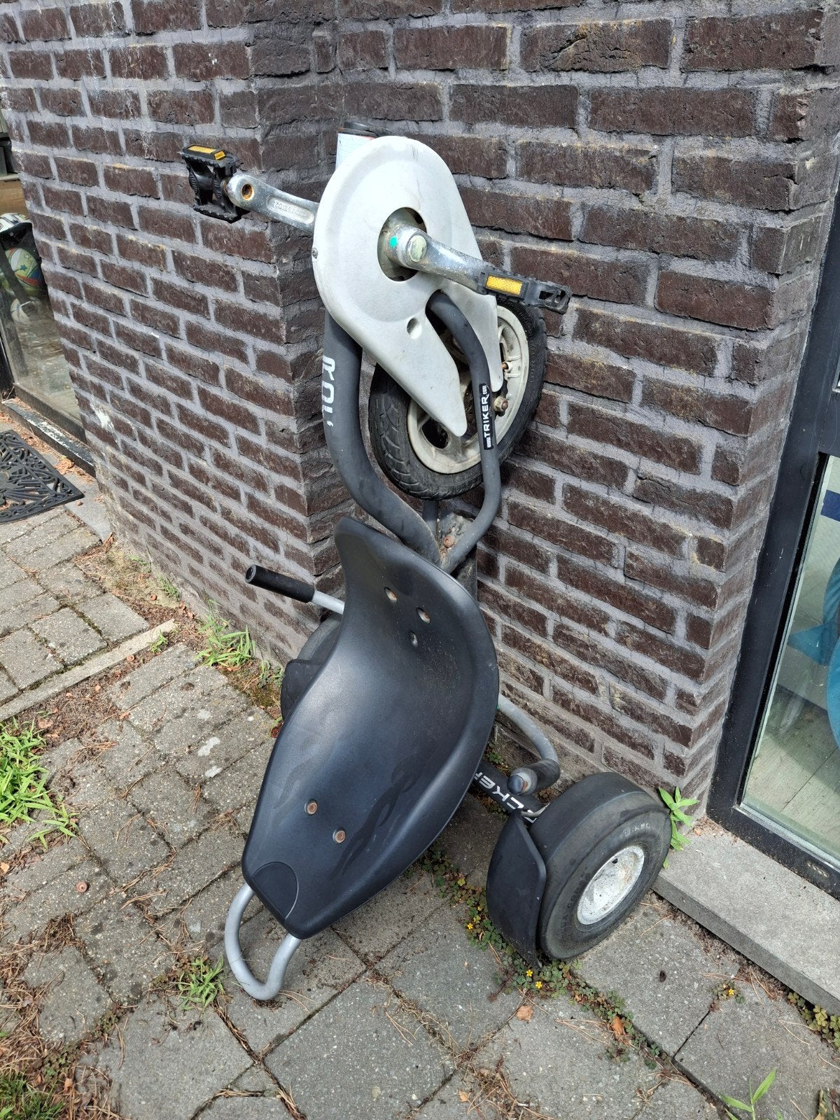 Triker, Fietsen en Brommers, Ophalen