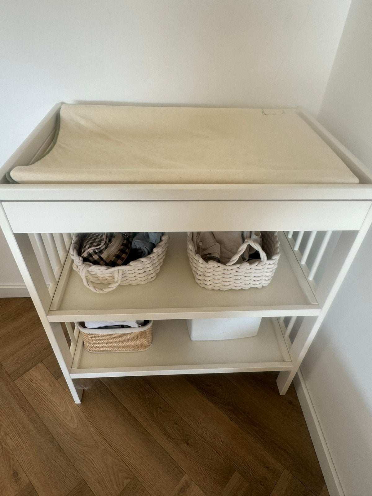 IKEA commode / verzorgingstafel, Ophalen, Zo goed als nieuw