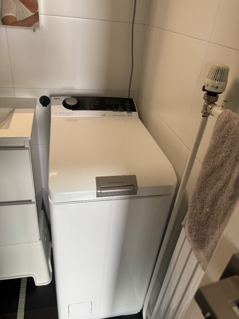 AEG LTR75B73A - Bovenlader - WASMACHINE, 1200 à 1600 tours, 6 à 8 kg, 85 à 90 cm, Comme neuf