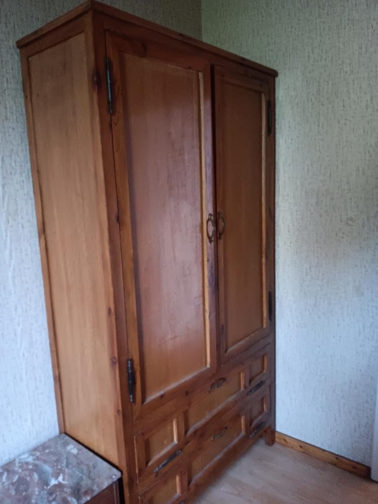 Armoire occasion, Maison & Meubles, Enlèvement, Utilisé, Pin, Avec espace de penderie
