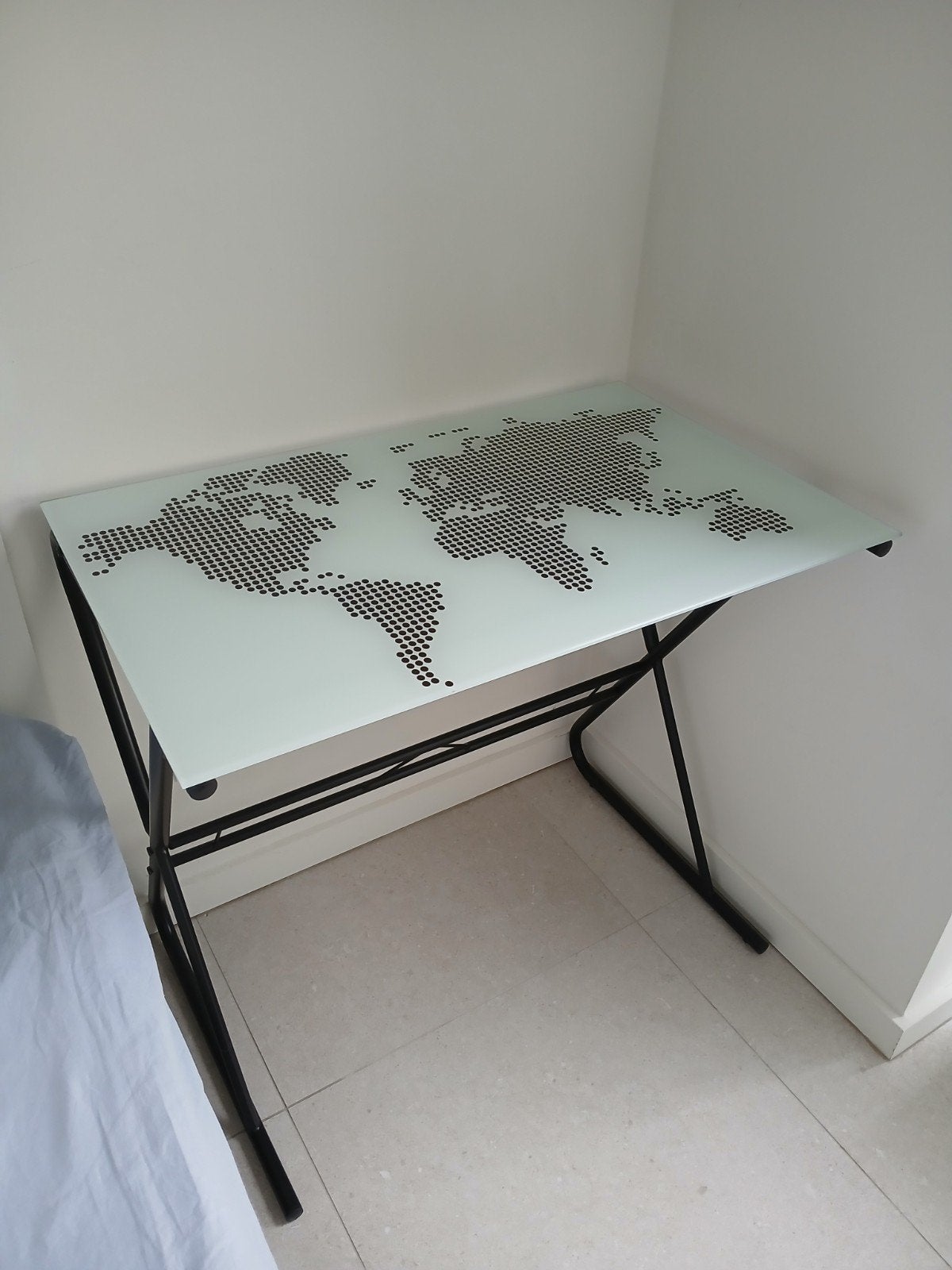Bureau met glazen blad, Ophalen