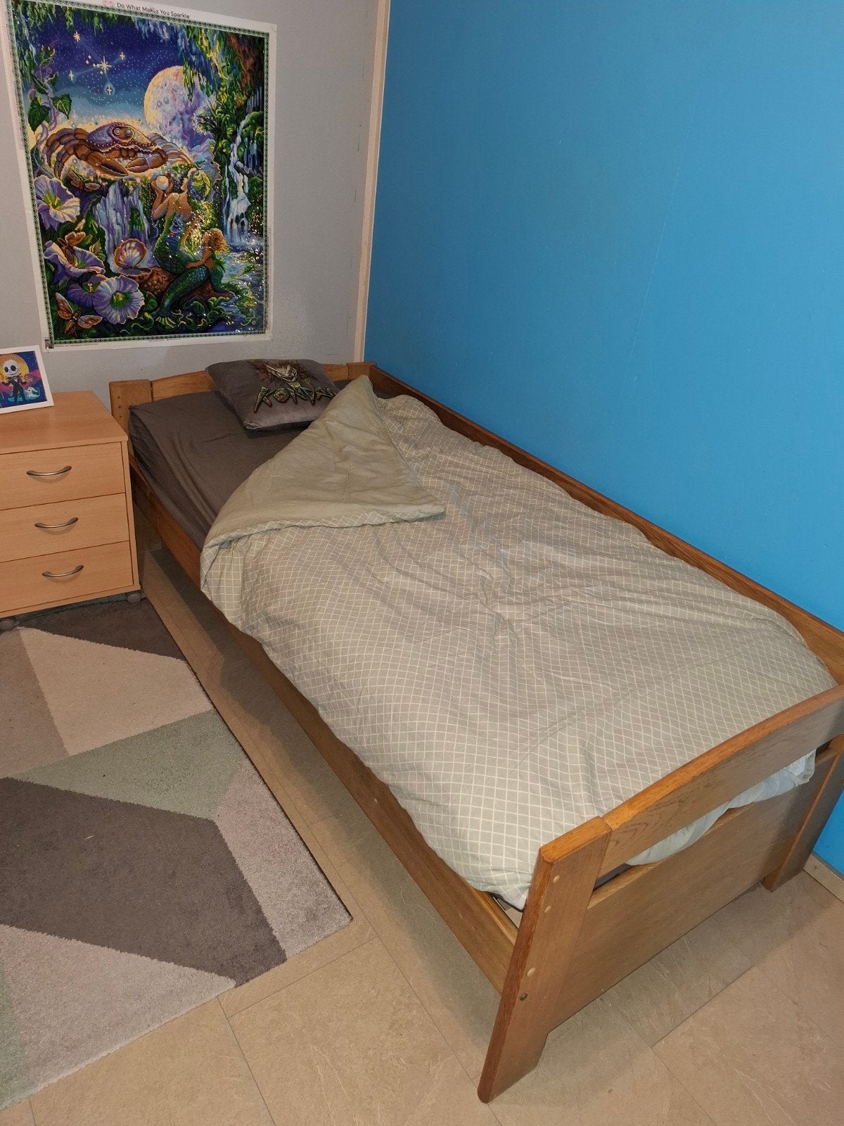 Eenpersoonsbed + lattenbodem 90x200 cm (+ nachtkastje), Huis en Inrichting, Ophalen