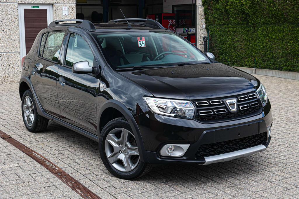 Dacia Sandero AUTOMAAT*NAVIGATIE*ACHTERUITRIJCAMERA*CRUISE-C, Auto's, 898 cc, Gebruikt, Zwart, Bedrijf