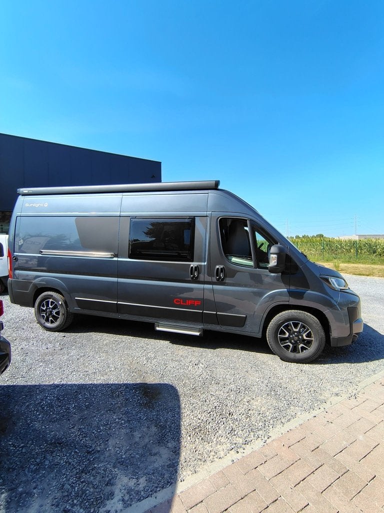 Sunlight Cliff 600 DD Editie | 6 meter | NIEUW | €59.990, Buscamper of Camperbus, Sunlight, Ringverwarming, Verwarmde buitenspiegels